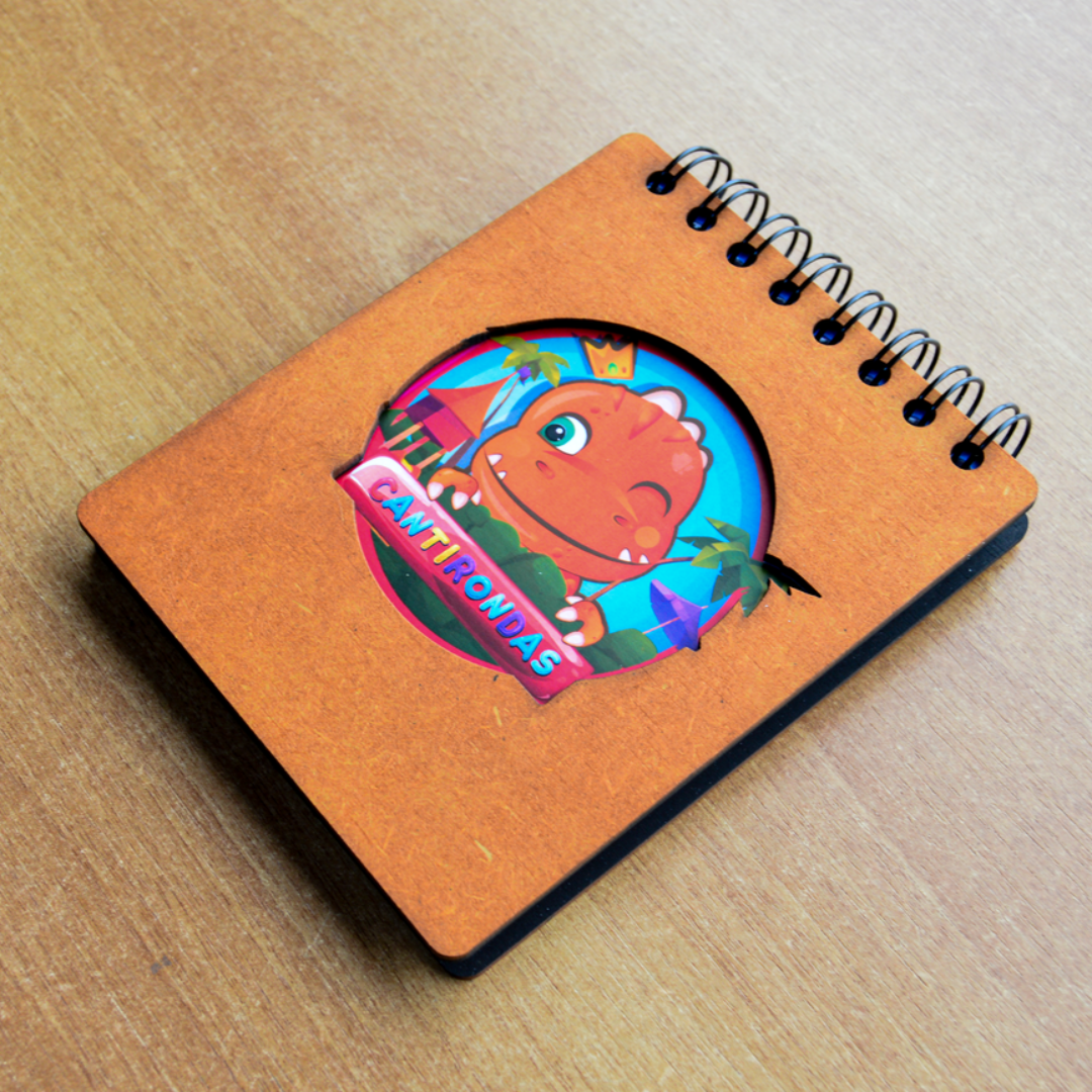 Libreta con tapas de madera